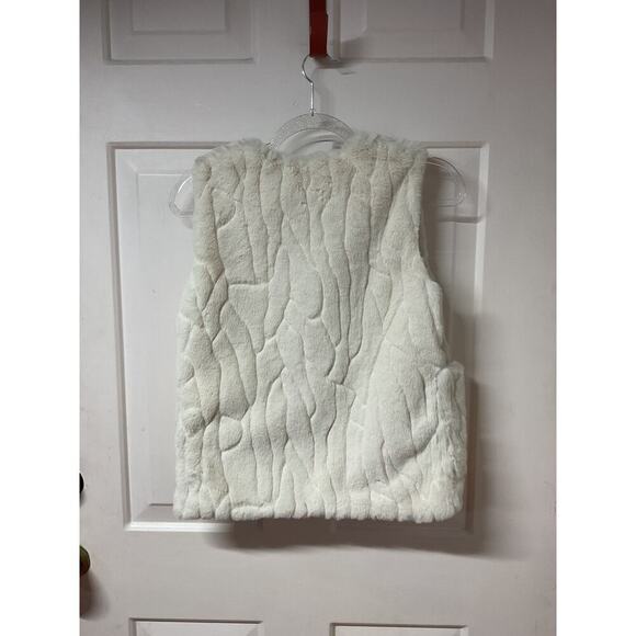 Zara Kids Outer Wear Collection Faux Fur Look Vest Sleeveless Jacket Size 9/10 - Picture 2 of 9